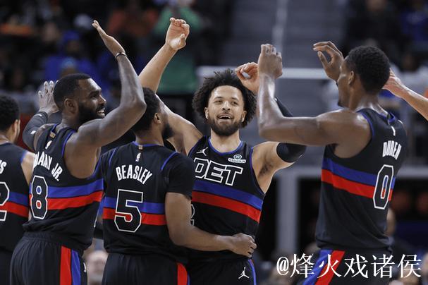 坎宁安两双杜伦16+18 阿伦33+5活塞主场逆转太阳